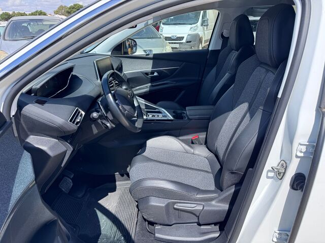 PEUGEOT 3008 ALLURE 1.2. E-THP AUTO SPANISH LHD IN SPAIN ONLY 39000 MILES 2020